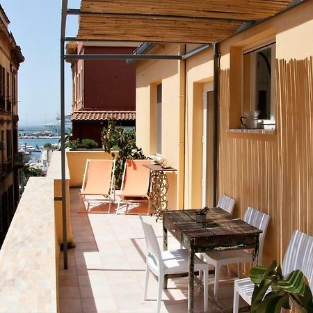 Appartamento Con Terrazza Panoramica In Marina. Cagliari Kültér fotó