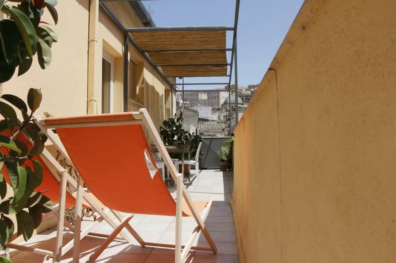 Appartamento Con Terrazza Panoramica In Marina. Cagliari Kültér fotó