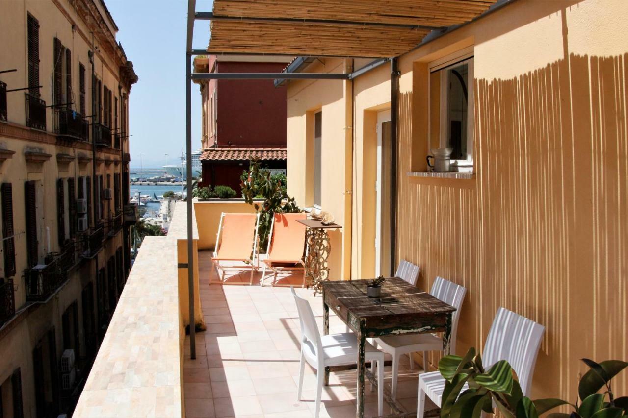 Appartamento Con Terrazza Panoramica In Marina. Cagliari Kültér fotó